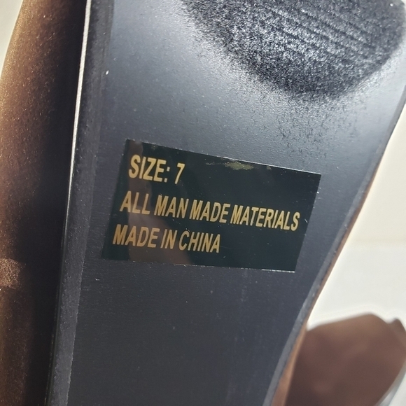 Qupid Brown Open Toe Slip-On Faux Suede Heels Sz 7 - Picture 9 of 9